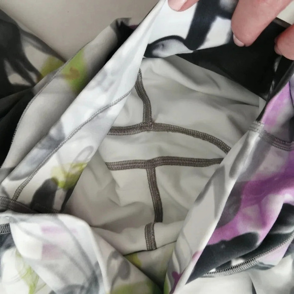 Lululemon Align Leggings High Rise 17" Crop Throwback Print White Green Purple 4 - Picture 9 of 15